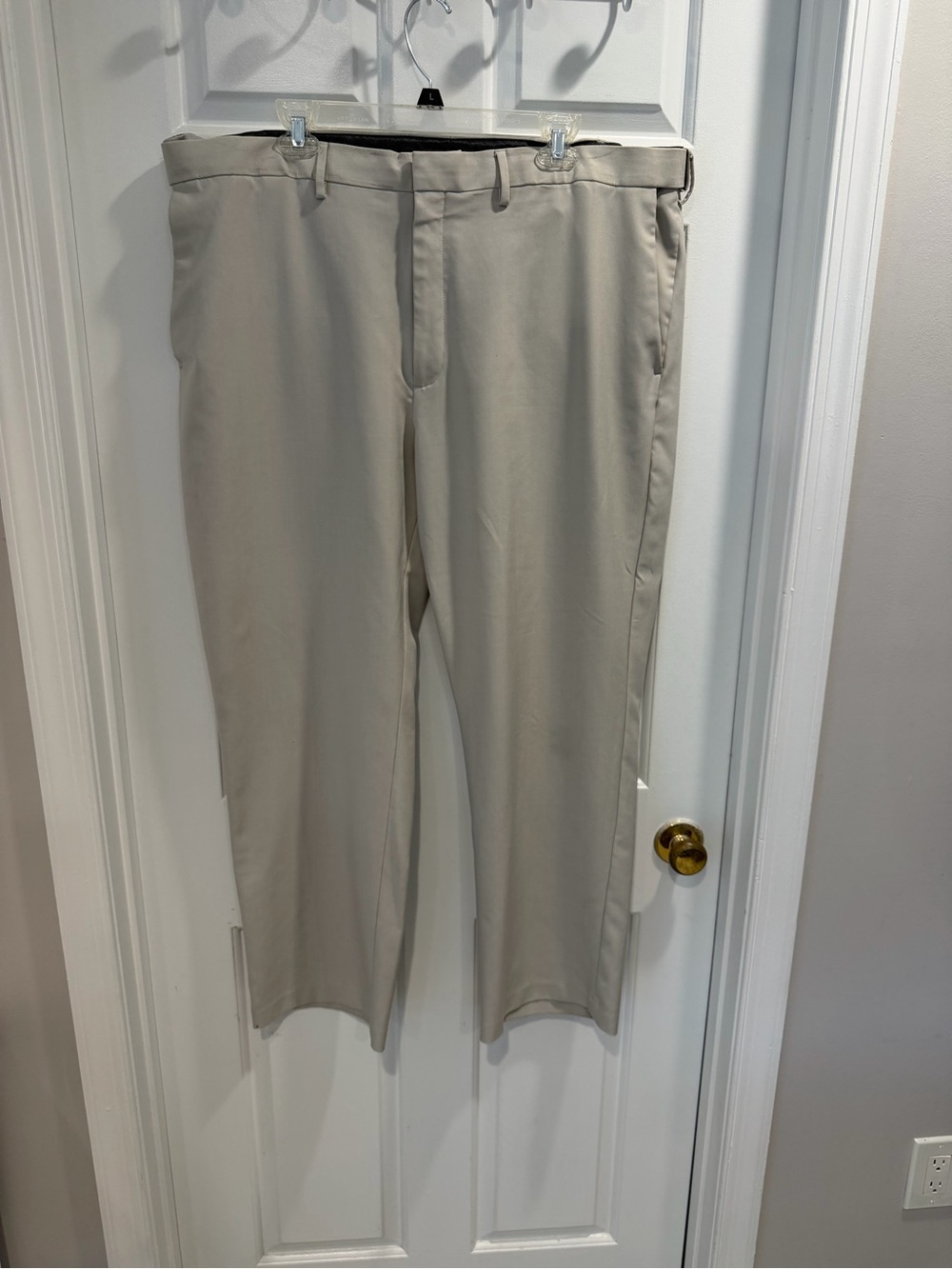 Haggar Men's Dress Pants Flat Front Light Taupe Sz 42 x 30